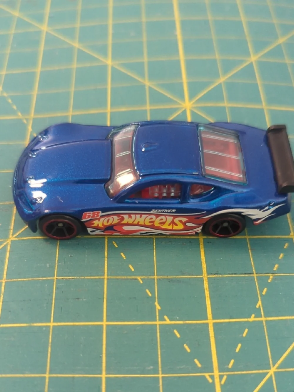 2010 Hot Wheels Circle Tracker Blue Race Car